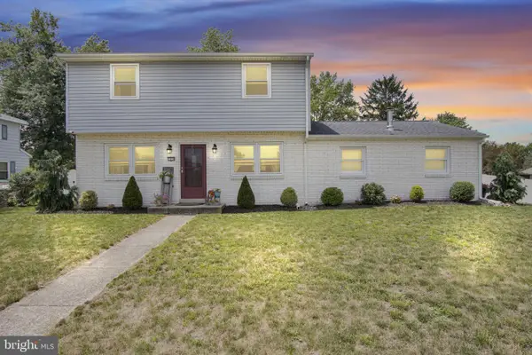 1924 Esther Dr, CARLISLE, PA 17013