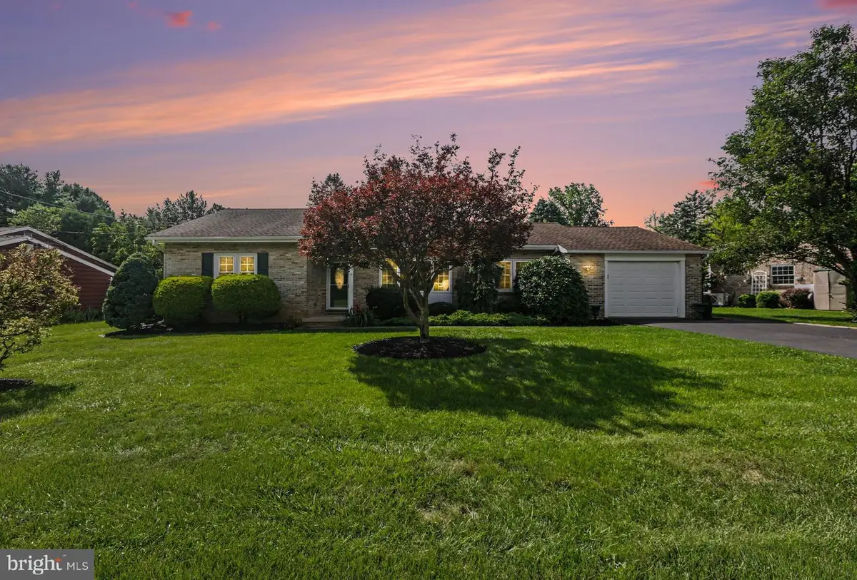 224 Avon Dr, Carlisle, PA 17013 - #1