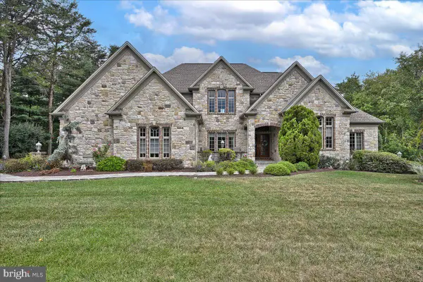 1945 Monterey Dr, MECHANICSBURG, PA 17050