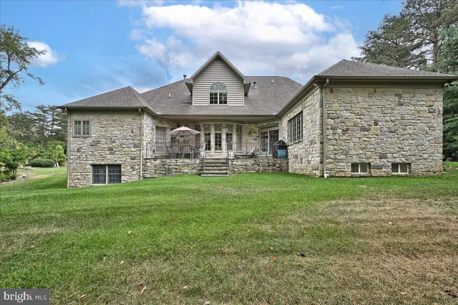 1945 Monterey Dr, Mechanicsburg, PA 17050 - #2