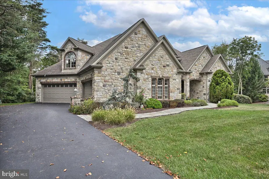 1945 Monterey Dr, Mechanicsburg, PA 17050 - #3