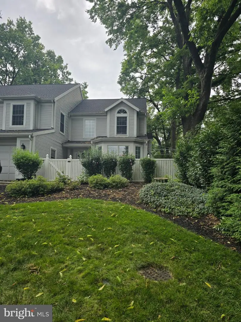 547 S 3rd St, Lemoyne, PA 17043 - #1