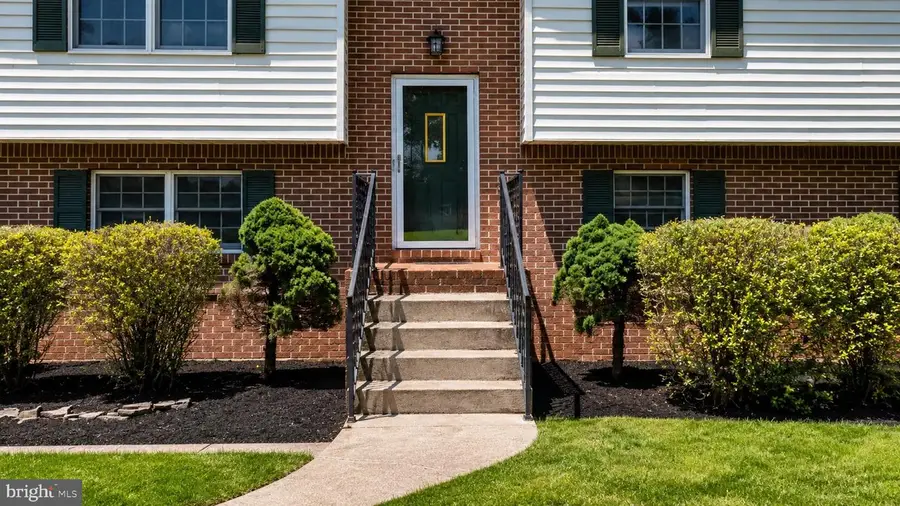4 Raspberry Dr, Mechanicsburg, PA 17050 - #3