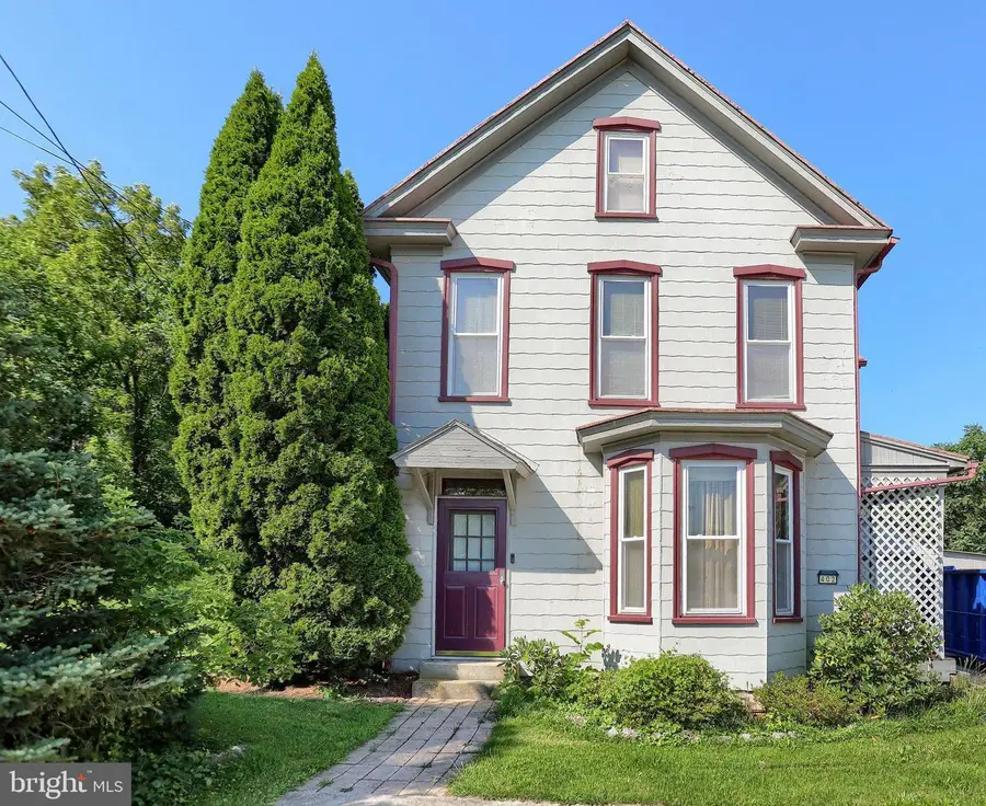 402 S Penn St, Shippensburg, PA 17257 - #2