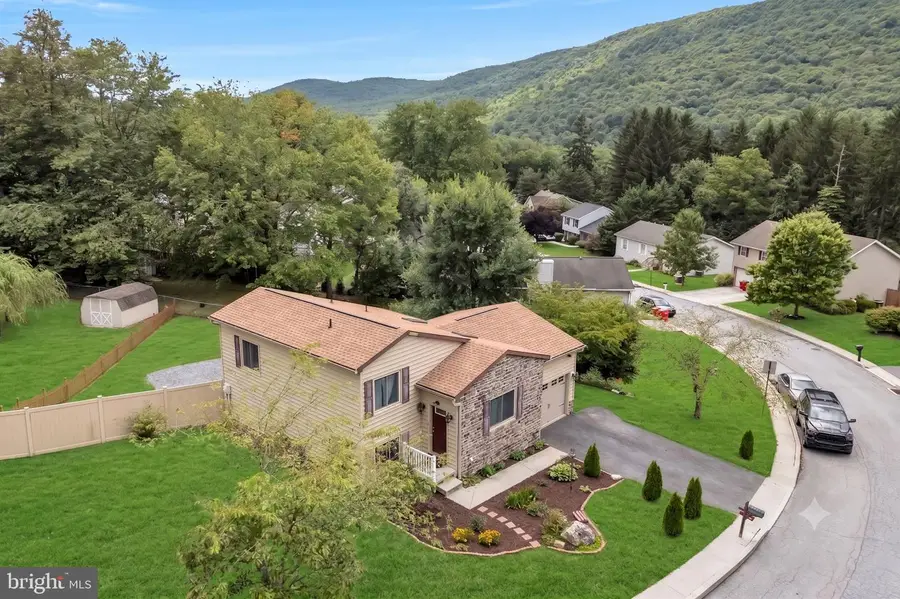 16 Yankee Dr, Mount Holly Springs, PA 17065 - #2