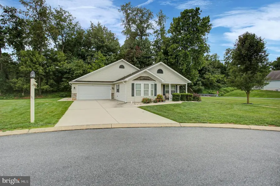 101 Colonial Ct, Shippensburg, PA 17257 - #3