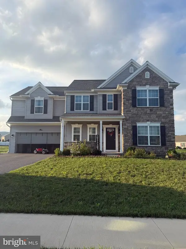 101 Blue Mountain Blvd, CARLISLE, PA 17013