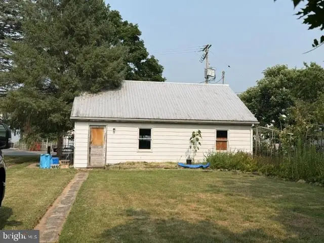 224 Chestnut St, Mount Holly Springs, PA 17065 - #3