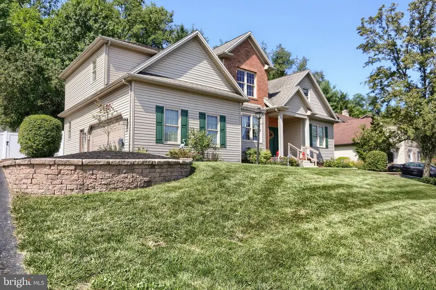 1018 Country Club Rd, Camp Hill, PA 17011 - #2