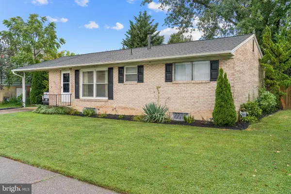 4630 S Clearview Dr, CAMP HILL, PA 17011