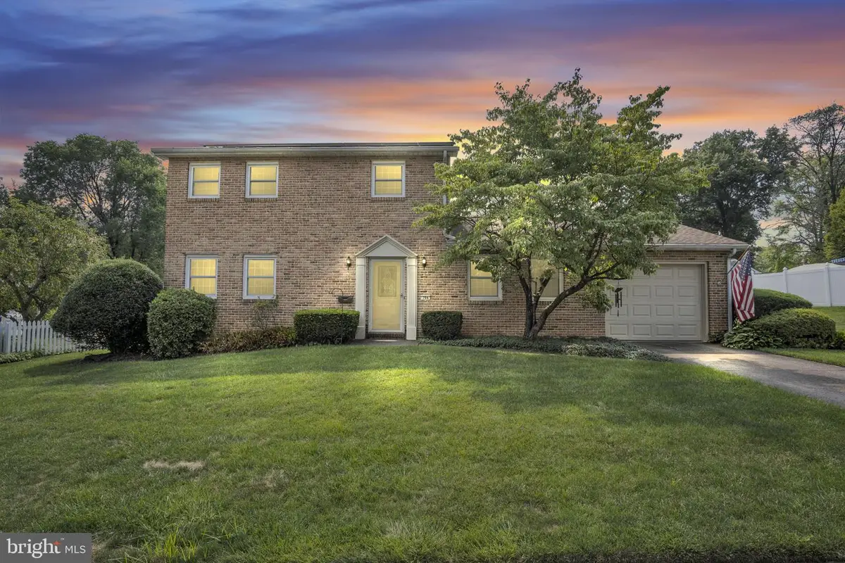 704 Hamilton Ave, Mechanicsburg, PA 17055 - #1