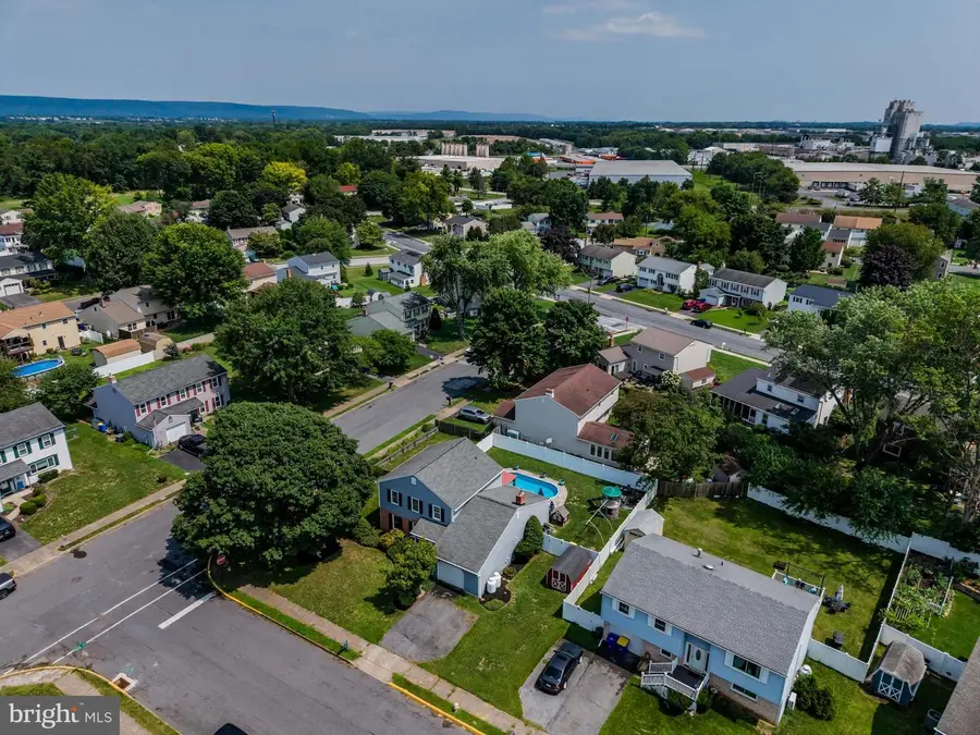 812 N Market St, Mechanicsburg, PA 17055 - #3