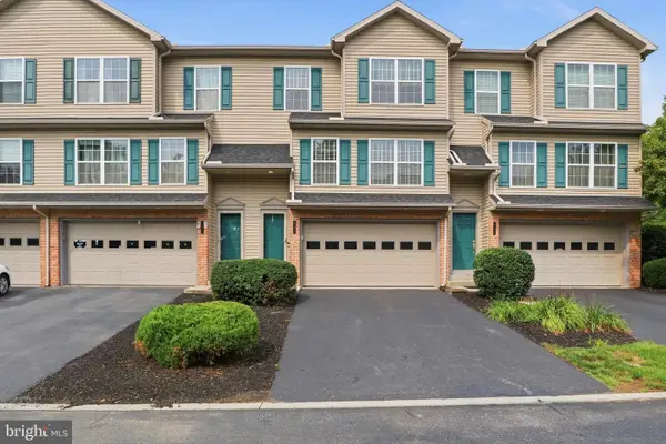 555 Meadow Croft Cir, MECHANICSBURG, PA 17055
