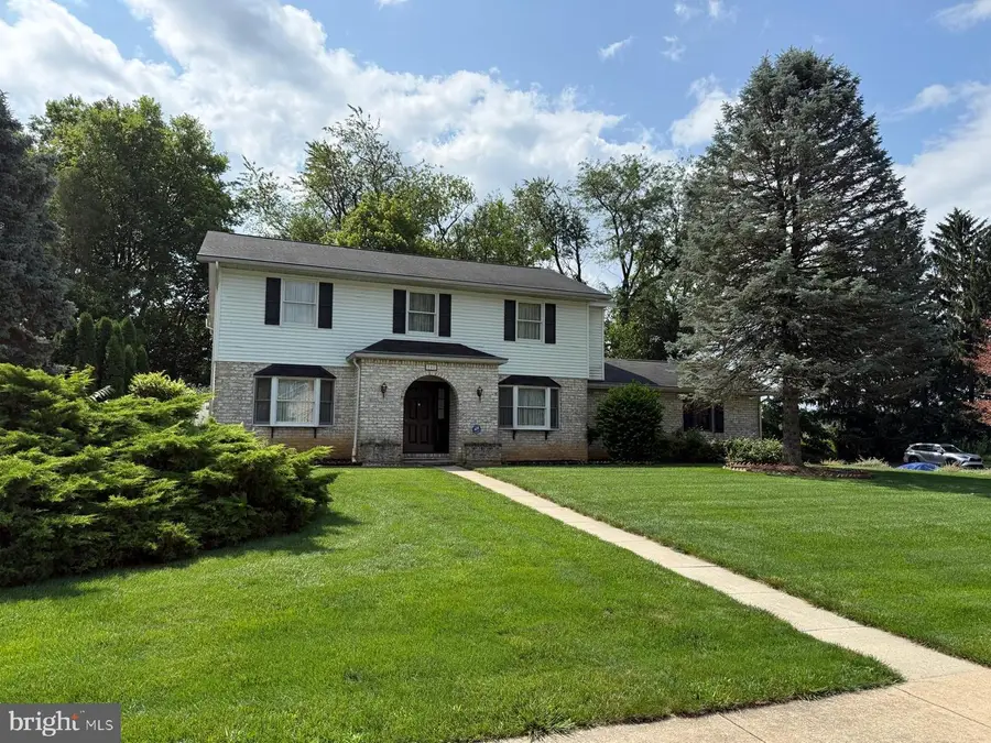 743 Sherwood Dr, Carlisle, PA 17013 - #2