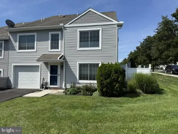 68 Courtyard Dr, CARLISLE, PA 17013