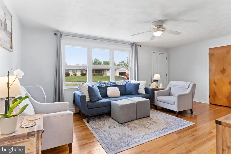 318 Bolton Ave, Carlisle, PA 17013 - #2