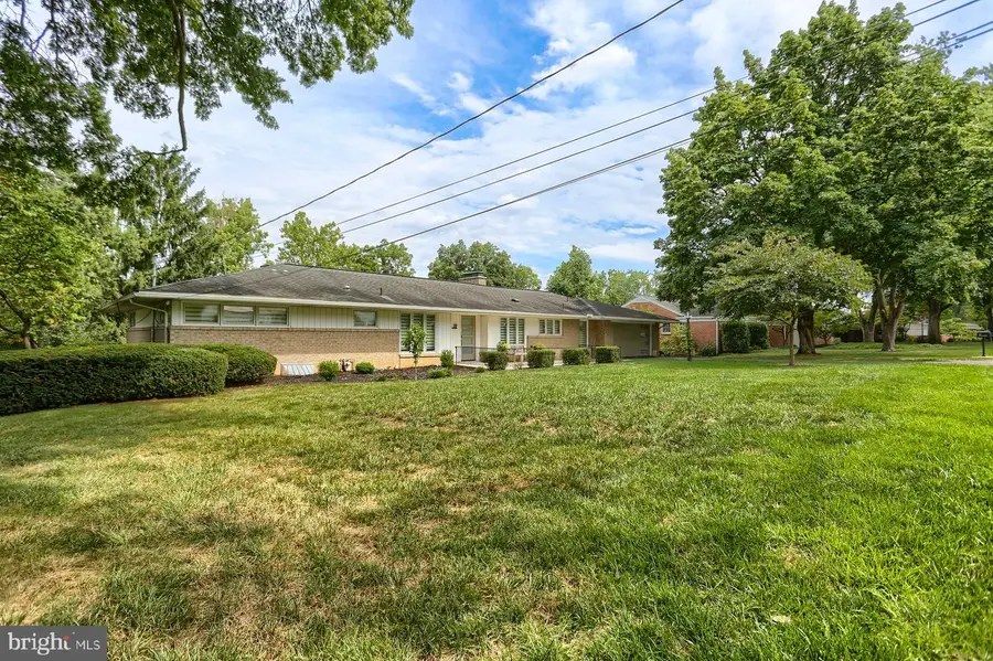 19 Eastgate Dr, Camp Hill, PA 17011 - #3