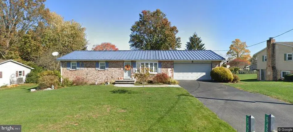 545 Boxwood Ln, Carlisle, PA 17015 - #1