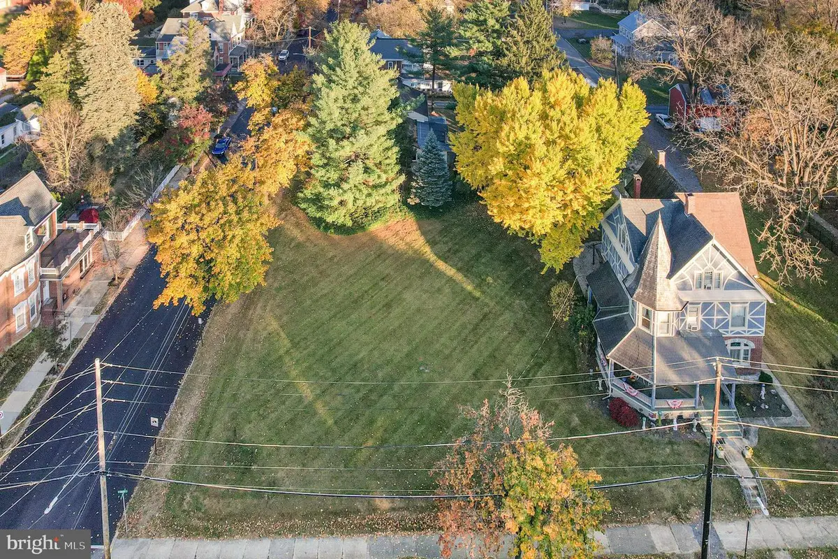617 S Hanover St, Carlisle, PA 17013 - #1