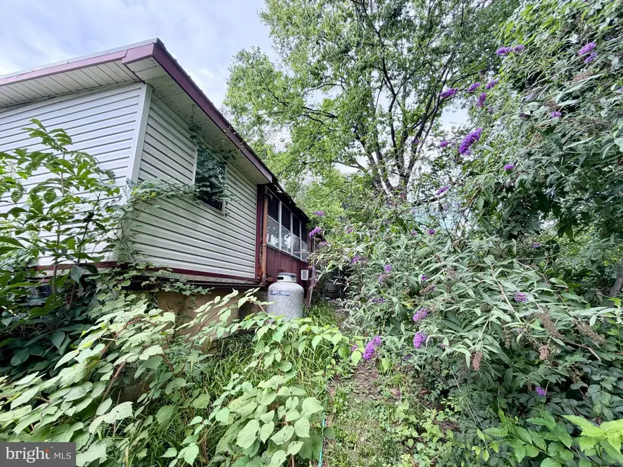 527 Walnut St, Lemoyne, PA 17043 - #3