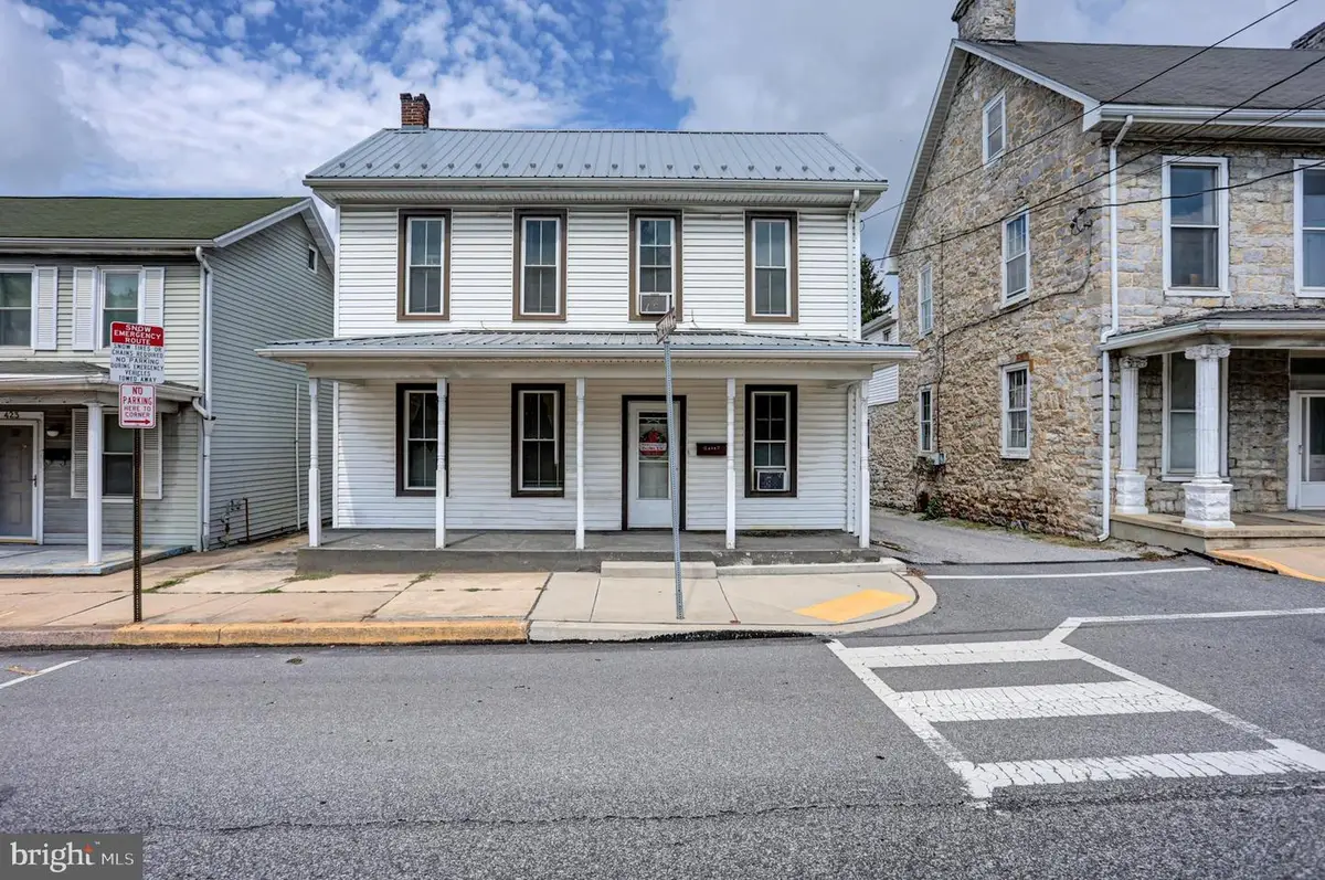 425 E King St, Shippensburg, PA 17257 - #1