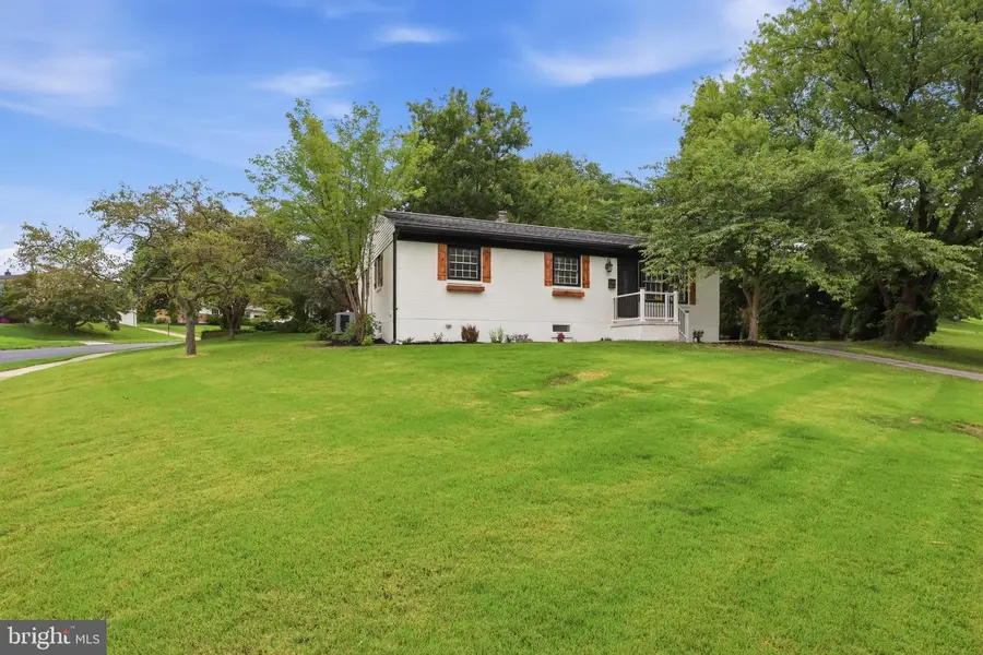 861 W Foxcroft Dr, Camp Hill, PA 17011 - #3