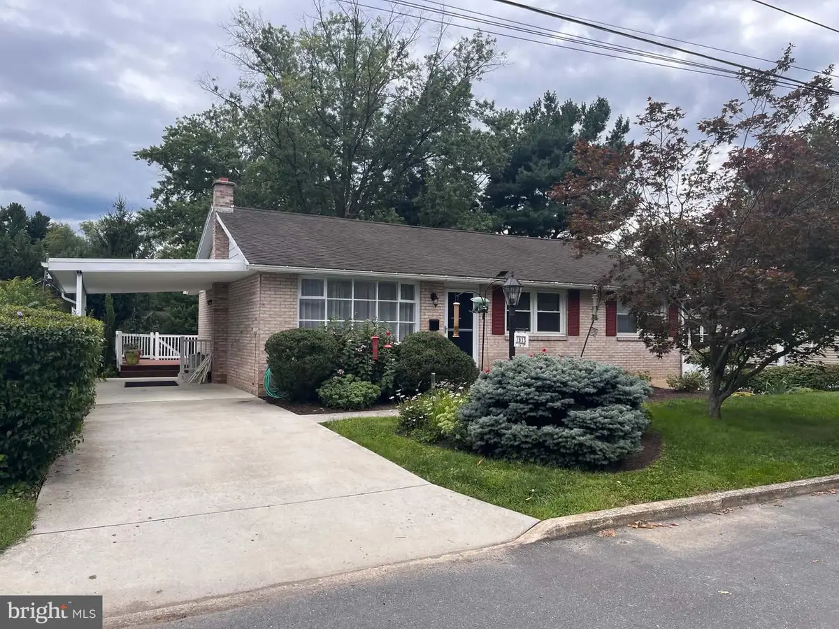 1915 Lincoln St, Camp Hill, PA 17011 - #1