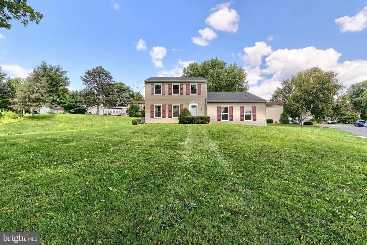 2204 Fenwick Ave, Mechanicsburg, PA 17055 - #1