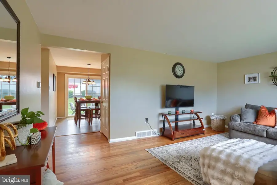 5218 Oxford Dr, Mechanicsburg, PA 17055 - #3