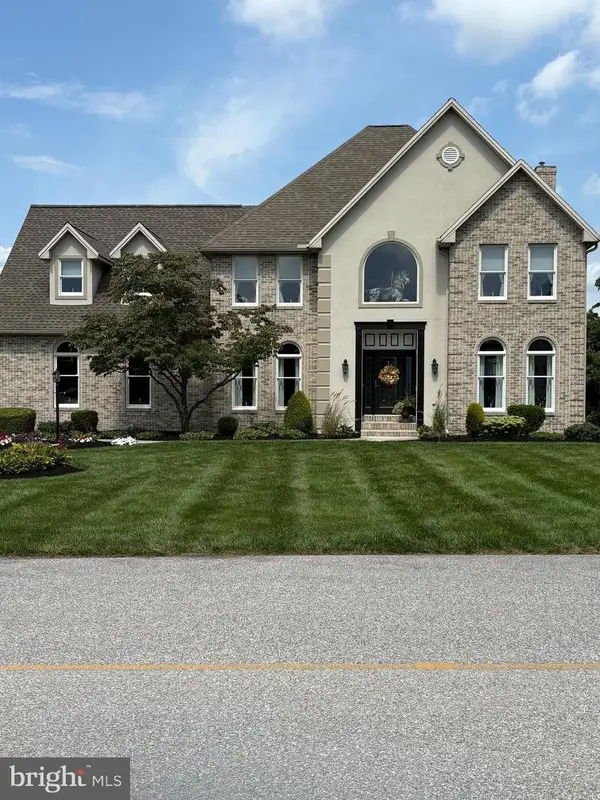 18 Tiffany Dr, CARLISLE, PA 17015