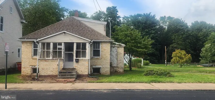 33 E Pine St, Mount Holly Springs, PA 17065 - #2