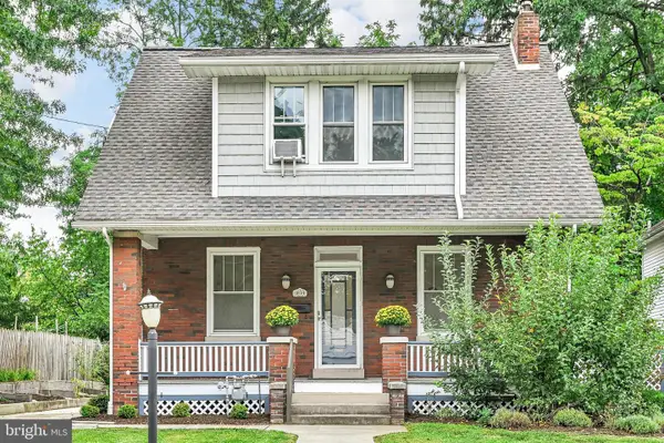 1814 High St, CAMP HILL, PA 17011