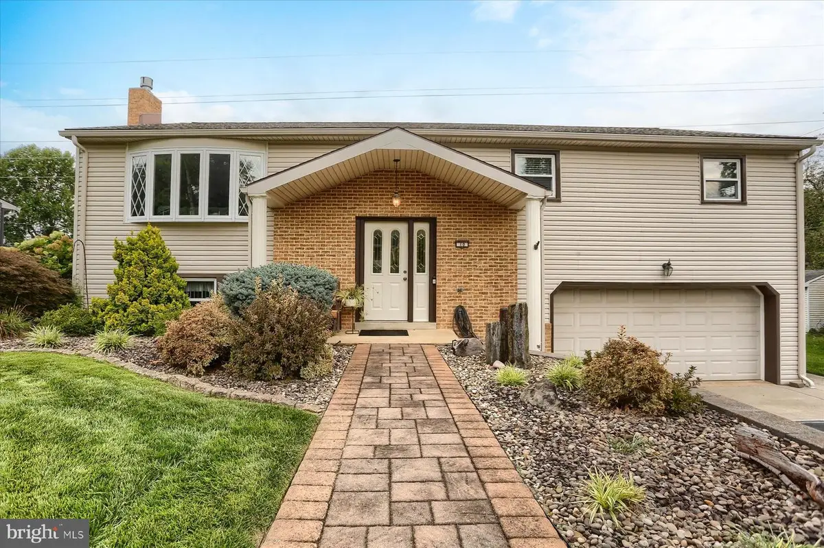 10 San Juan Dr, Mechanicsburg, PA 17055 - #1