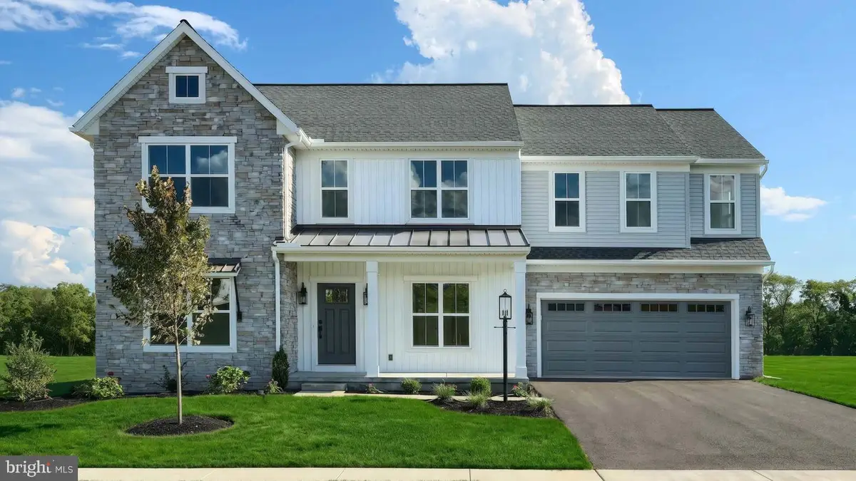 2231 S Autumn Chase Dr, Mechanicsburg, PA 17055 - #1