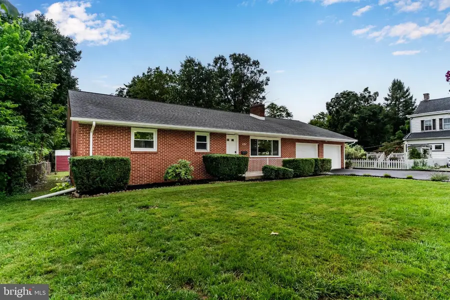 531 Hamilton St, Carlisle, PA 17013 - #3