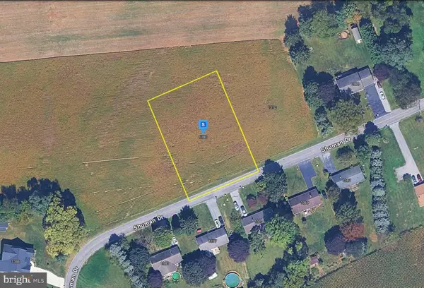 1380 Shuman Dr, CARLISLE, PA 17015