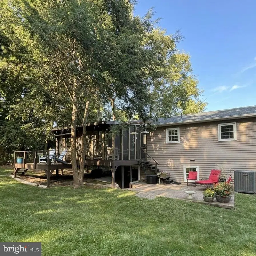 1310 Forrest Dr, New Cumberland, PA 17070 - #2