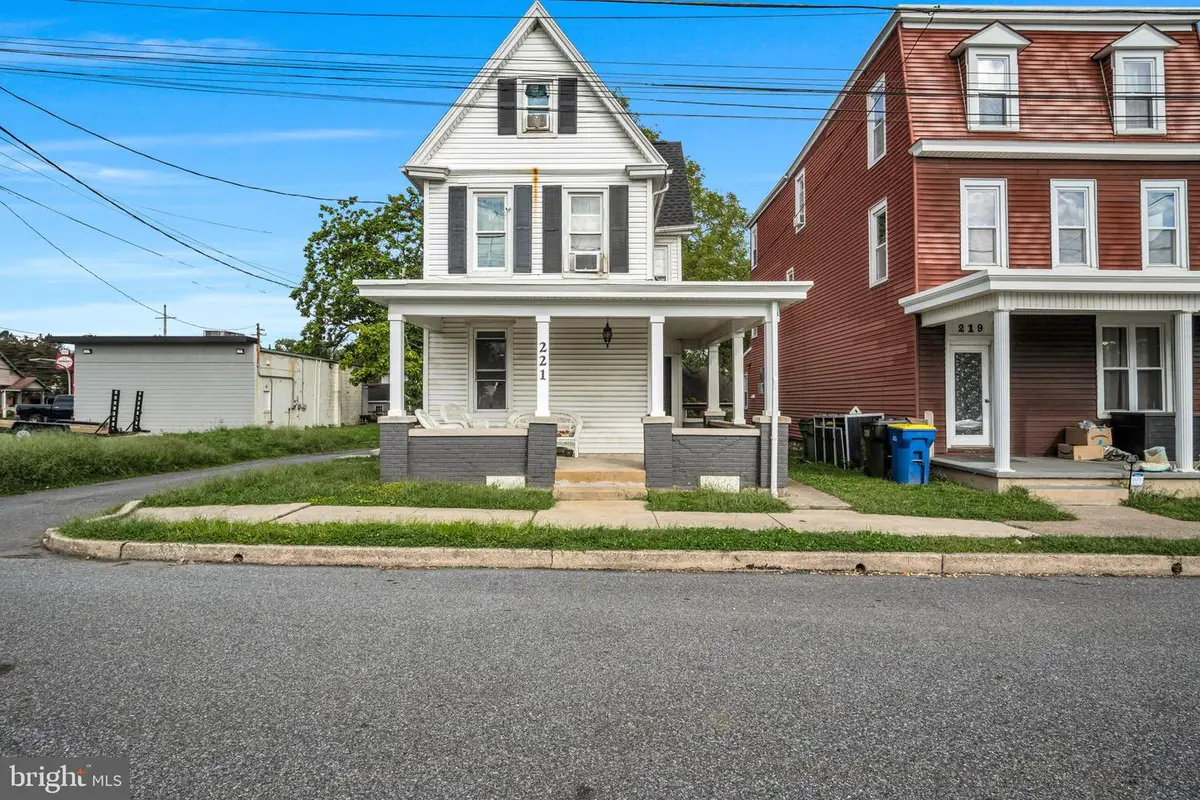 221 7th St, New Cumberland, PA 17070 - #1