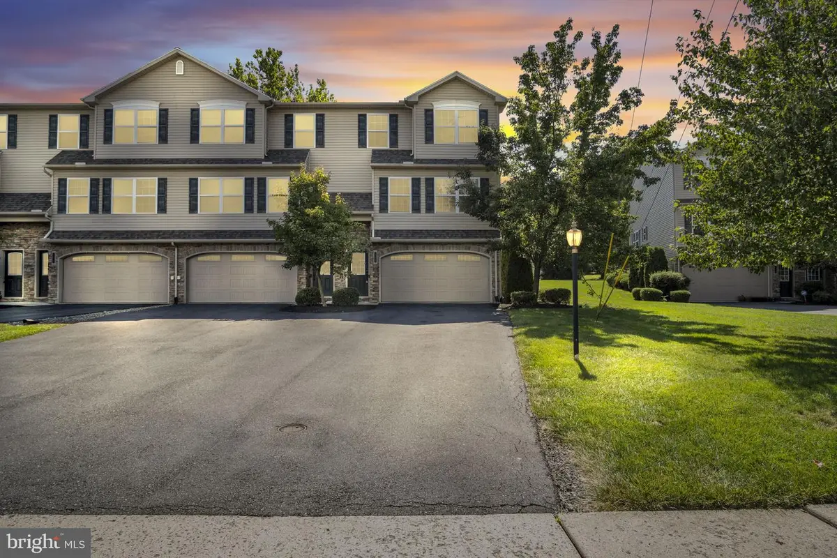 128 Old Schoolhouse Ln, Mechanicsburg, PA 17055 - #1