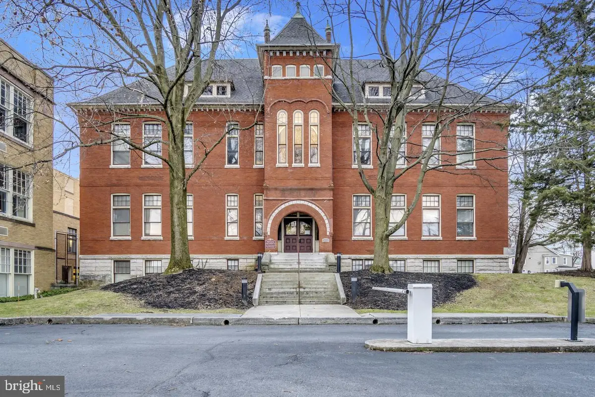 133 W Locust St #221, Mechanicsburg, PA 17055 - #1