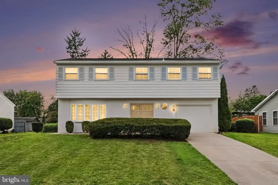 7 Center Dr, Camp Hill, PA 17011 - #3
