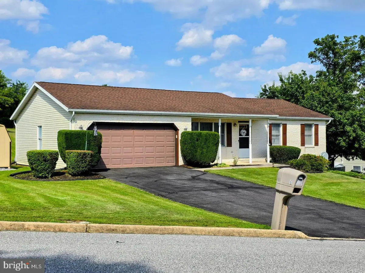 6 Meadowview Dr, Carlisle, PA 17013 - #1