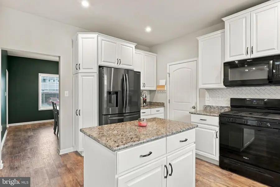 304 Lexington Ln, Shippensburg, PA 17257 - #3