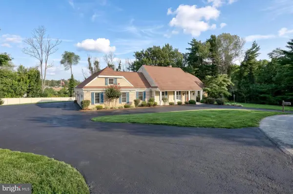 1 W Lawn Cir, WORMLEYSBURG, PA 17043