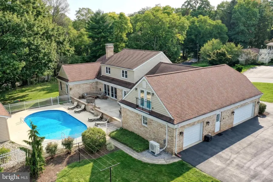 1 W Lawn Cir, Wormleysburg, PA 17043 - #3