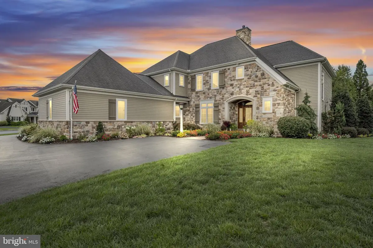 406 Lake Dr, Mechanicsburg, PA 17055 - #1