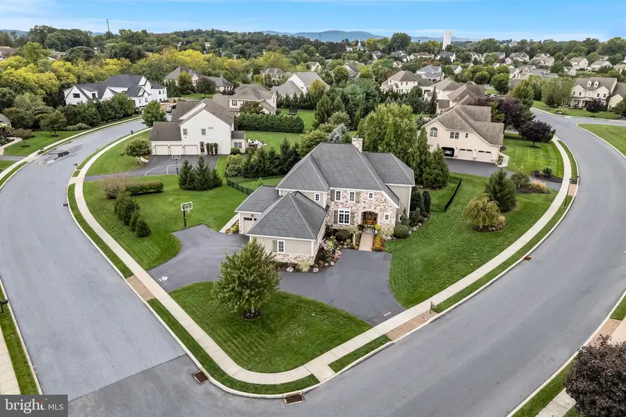 406 Lake Dr, Mechanicsburg, PA 17055 - #2