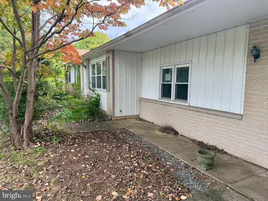 915 Sheffield Ave, Mechanicsburg, PA 17055 - #2