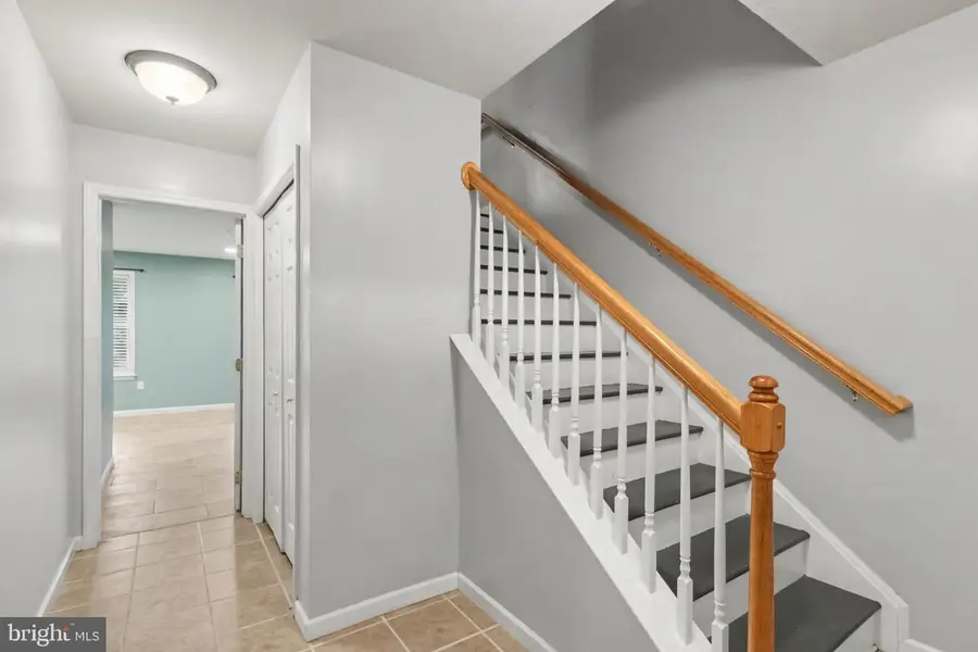 406 Eisenhower Dr, Carlisle, PA 17013 - #2
