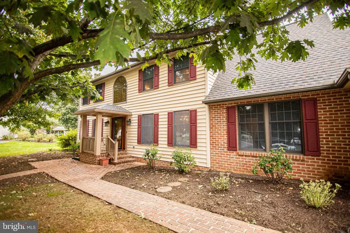 3 White Oak Ct, Boiling Springs, PA 17007 - #1